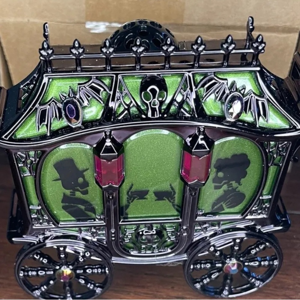 Bath & Body Works Creepy Carriage Wallflowers Fragrance Plug